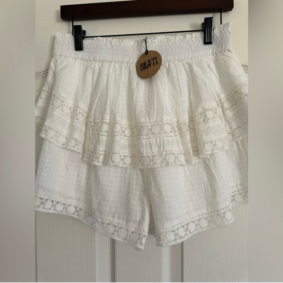 Bila Shorts NWT - Picture 1 of 2